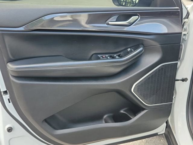 2022 Jeep Grand Cherokee L Laredo