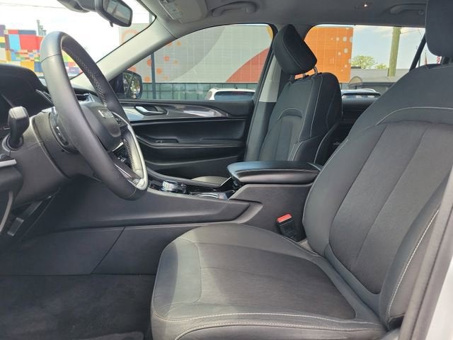 2022 Jeep Grand Cherokee L Laredo