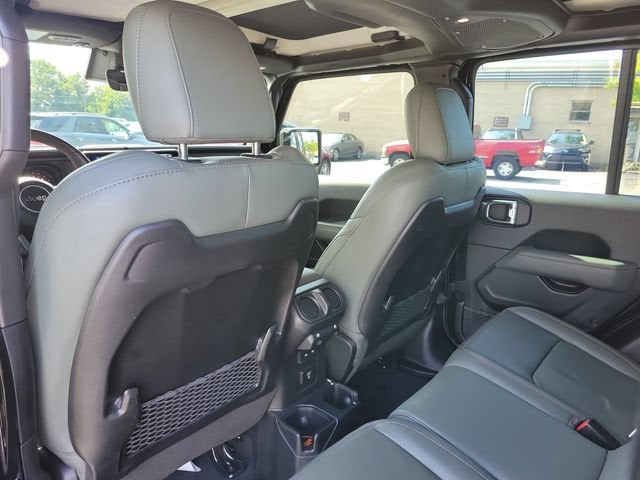2025 Jeep Gladiator Mojave X
