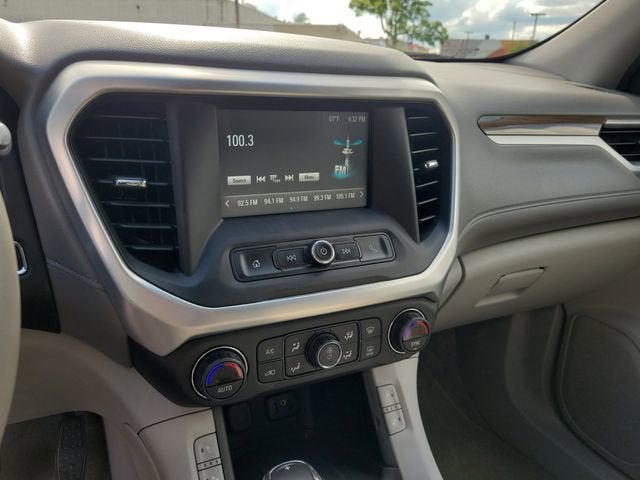 2017 GMC Acadia SLE