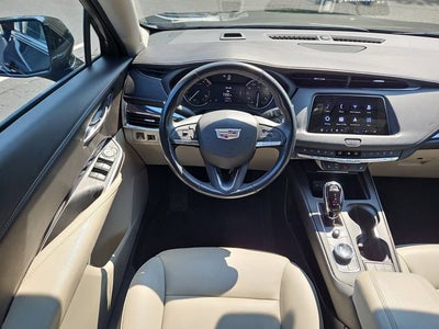 2022 Cadillac XT4 Luxury