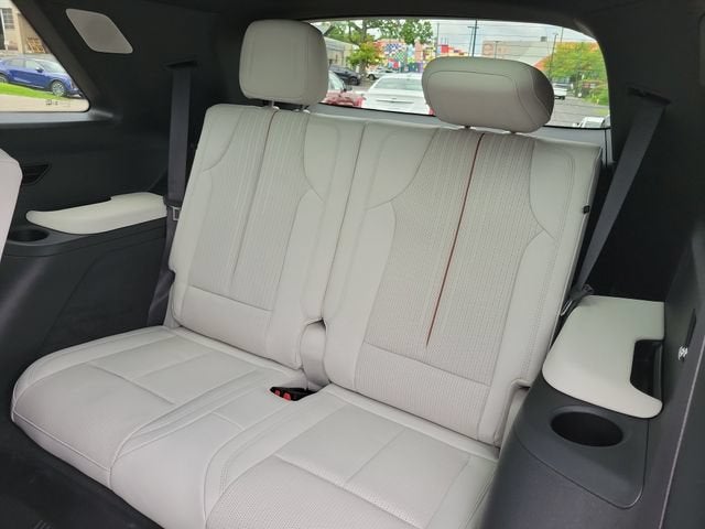 2027 Cadillac VISTIQ Sport