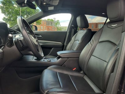 2023 Cadillac XT4 Premium Luxury