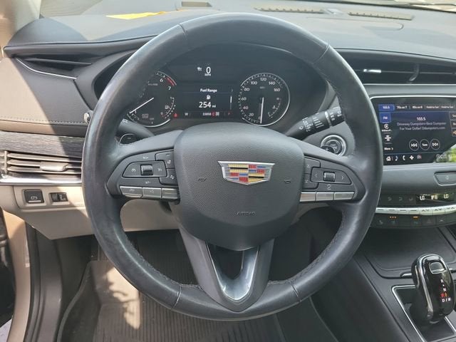 2023 Cadillac XT4 Premium Luxury