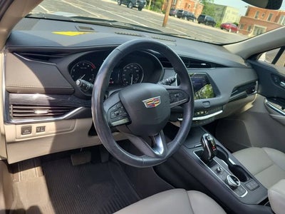 2023 Cadillac XT4 Premium Luxury