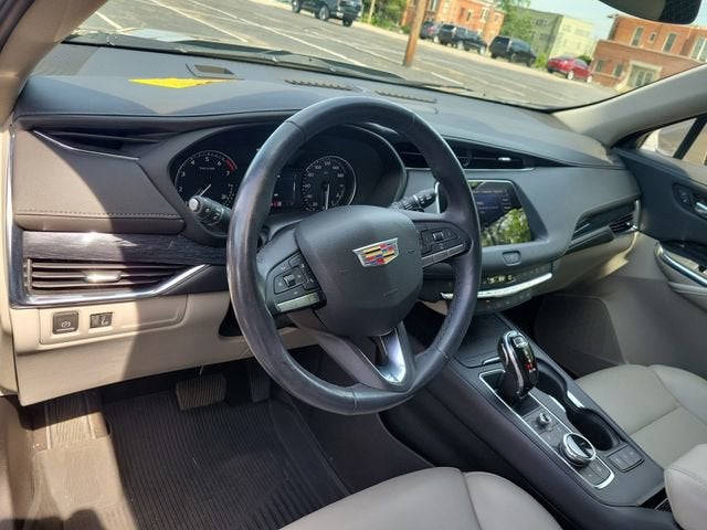 2023 Cadillac XT4 Premium Luxury