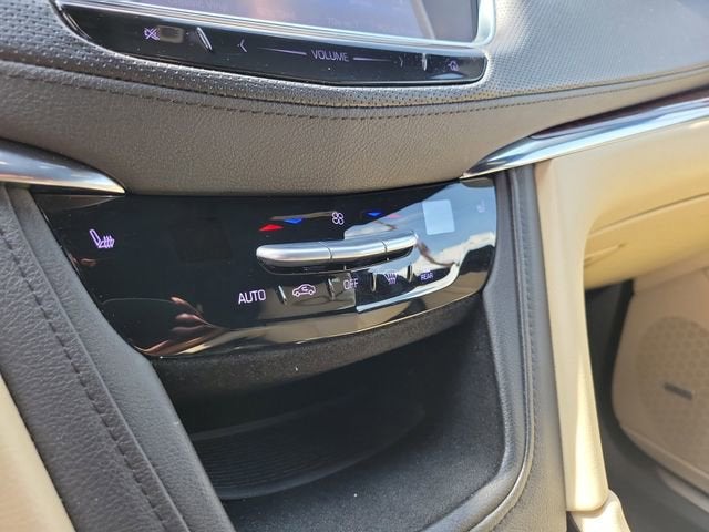 2017 Cadillac XT5 Luxury FWD