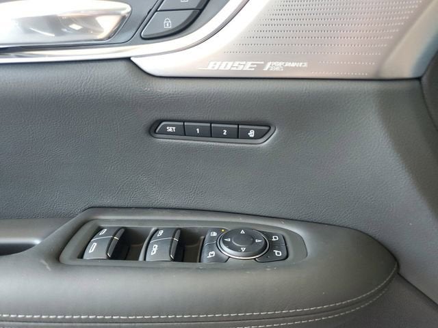 2025 Cadillac XT6 Sport