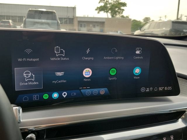 2024 Cadillac LYRIQ Luxury 1