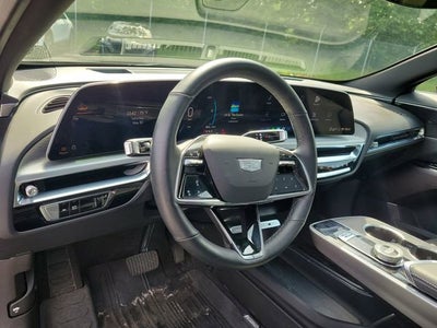 2024 Cadillac LYRIQ Luxury 1