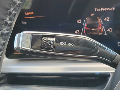 2024 Cadillac LYRIQ Luxury 1