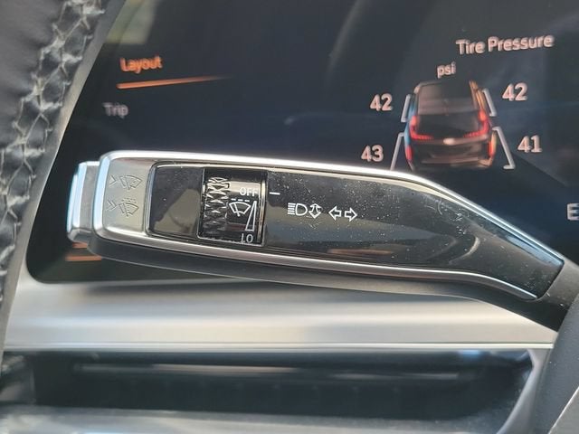 2024 Cadillac LYRIQ Luxury 1