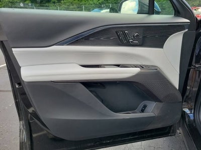 2024 Cadillac LYRIQ Luxury 1