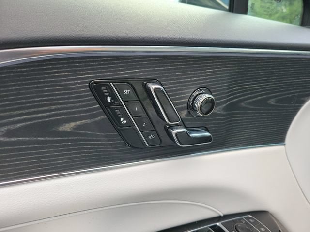 2024 Cadillac LYRIQ Luxury 1