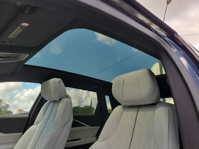 2024 Cadillac LYRIQ Luxury 1