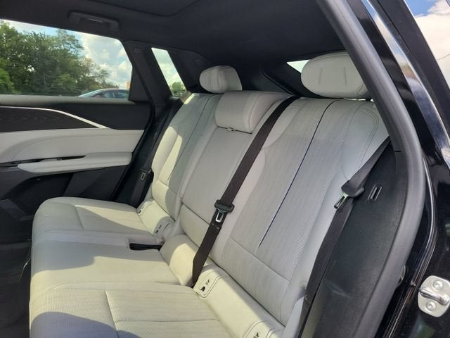 2024 Cadillac LYRIQ Luxury 1