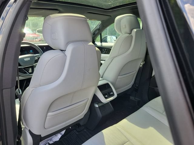 2024 Cadillac LYRIQ Luxury 1