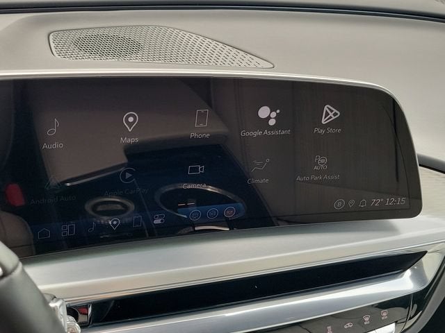 2024 Cadillac LYRIQ Luxury 2