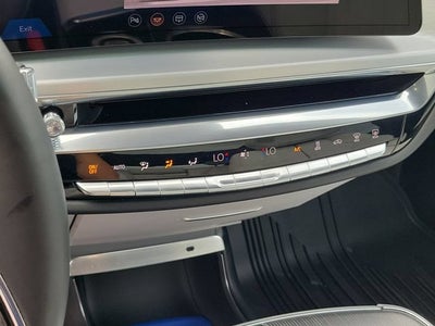 2024 Cadillac LYRIQ Luxury 2