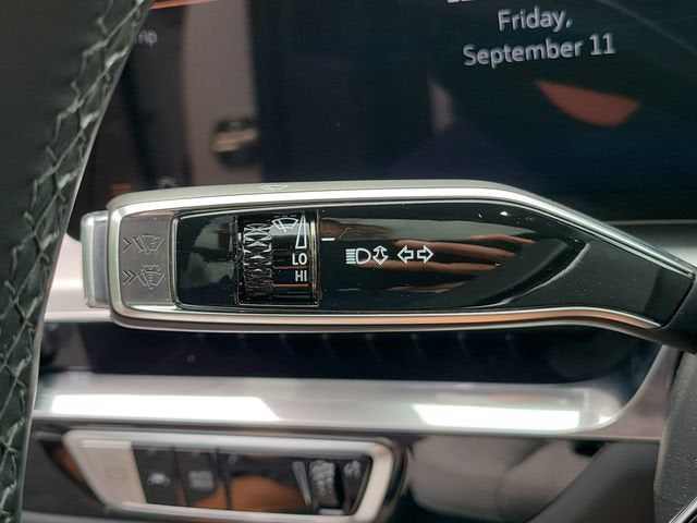 2024 Cadillac LYRIQ Luxury 2