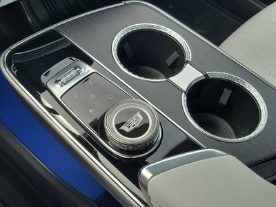 2024 Cadillac LYRIQ Luxury 2