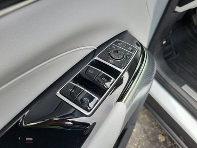 2024 Cadillac LYRIQ Luxury 2