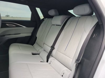 2024 Cadillac LYRIQ Luxury 2