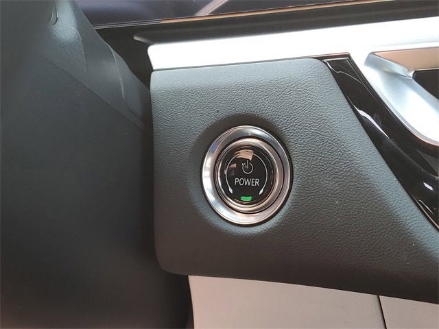 2025 Cadillac LYRIQ Luxury 2