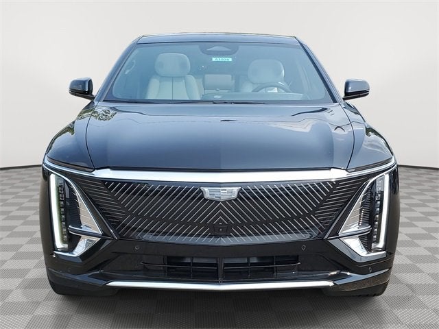 2025 Cadillac LYRIQ Luxury 2