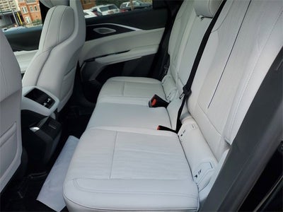 2025 Cadillac LYRIQ Luxury 2