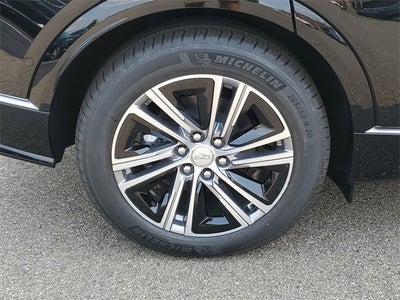 2025 Cadillac LYRIQ Luxury 2