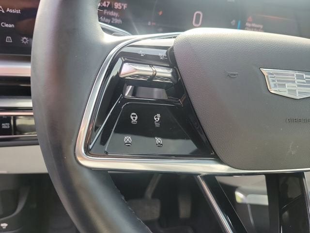2024 Cadillac LYRIQ Luxury 2