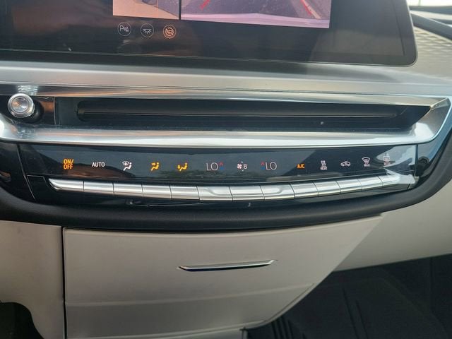 2024 Cadillac LYRIQ Luxury 2