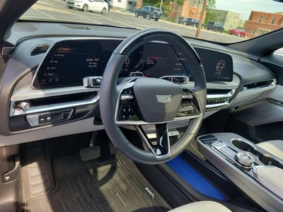 2024 Cadillac LYRIQ Luxury 2
