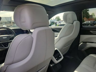 2024 Cadillac LYRIQ Luxury 2