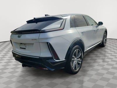 2024 Cadillac LYRIQ Luxury 2
