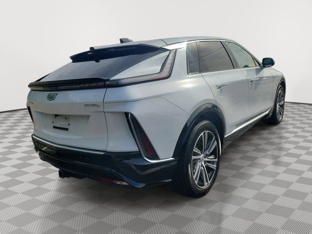 2024 Cadillac LYRIQ Luxury 2