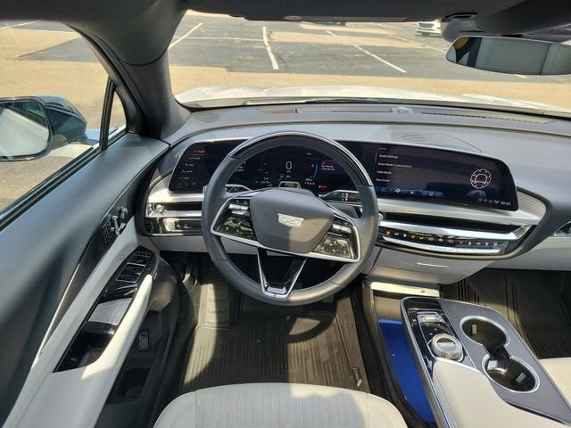 2024 Cadillac LYRIQ Luxury 2