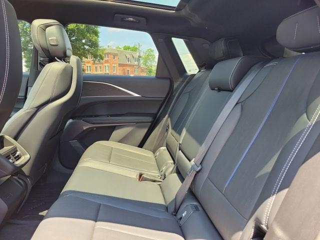 2024 Cadillac LYRIQ Sport 1