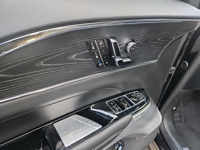 2024 Cadillac LYRIQ Sport 2