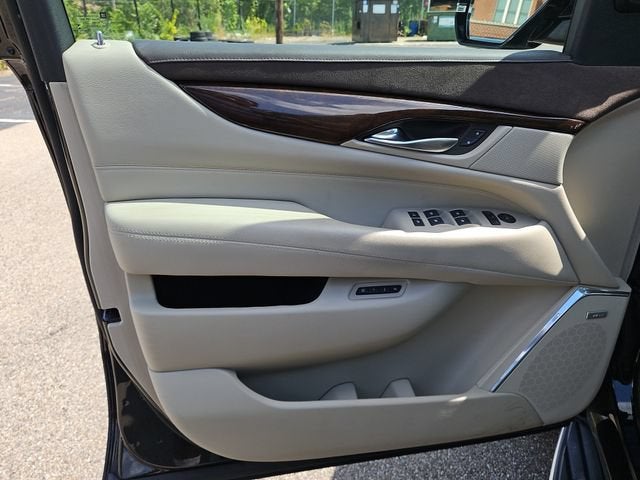 2017 Cadillac Escalade Luxury