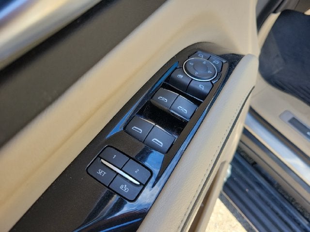 2023 Cadillac Escalade 4WD Premium Luxury
