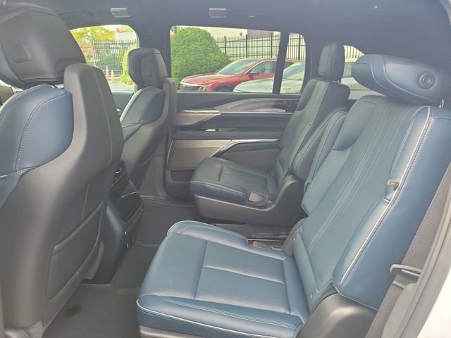 2025 Cadillac ESCALADE IQ Luxury 2