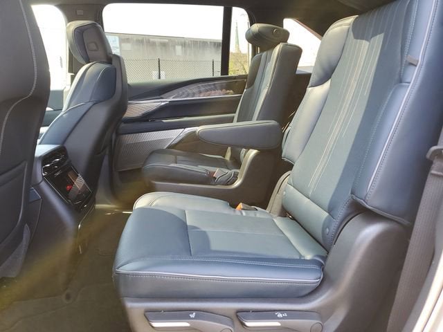 2025 Cadillac ESCALADE IQ Luxury 2