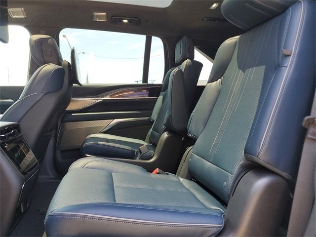 2025 Cadillac ESCALADE IQ Luxury 2