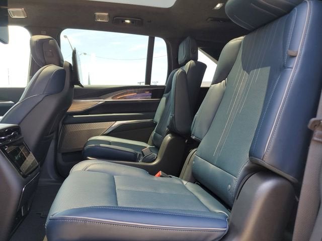 2025 Cadillac ESCALADE IQ Luxury 2