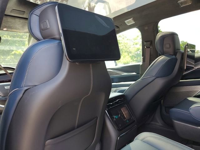 2025 Cadillac ESCALADE IQ Sport 2