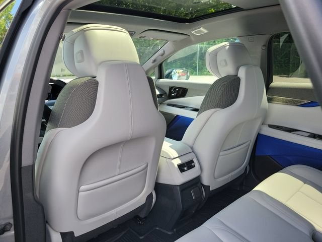 2027 Cadillac OPTIQ Luxury