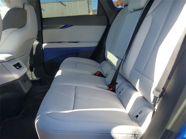 2025 Cadillac OPTIQ Luxury 1