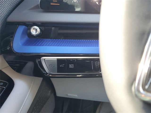 2025 Cadillac OPTIQ Luxury 1